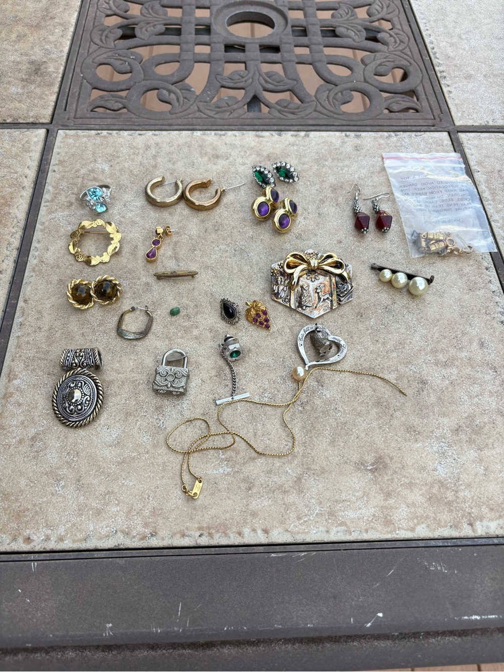 Mixed Womens Jewelry Lot - Gold and Silver toned Pearl, Green, Purple, Accents